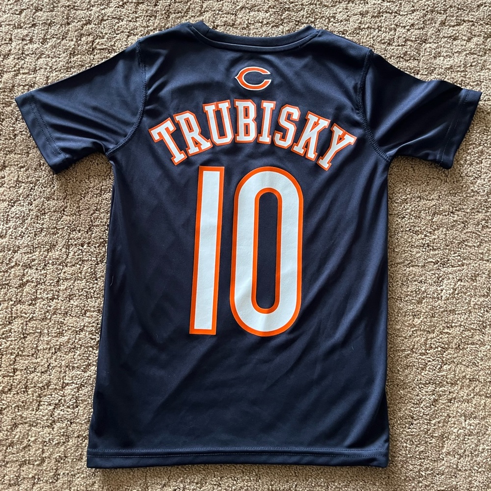 Chicago bears T-shirt for boys size 8.